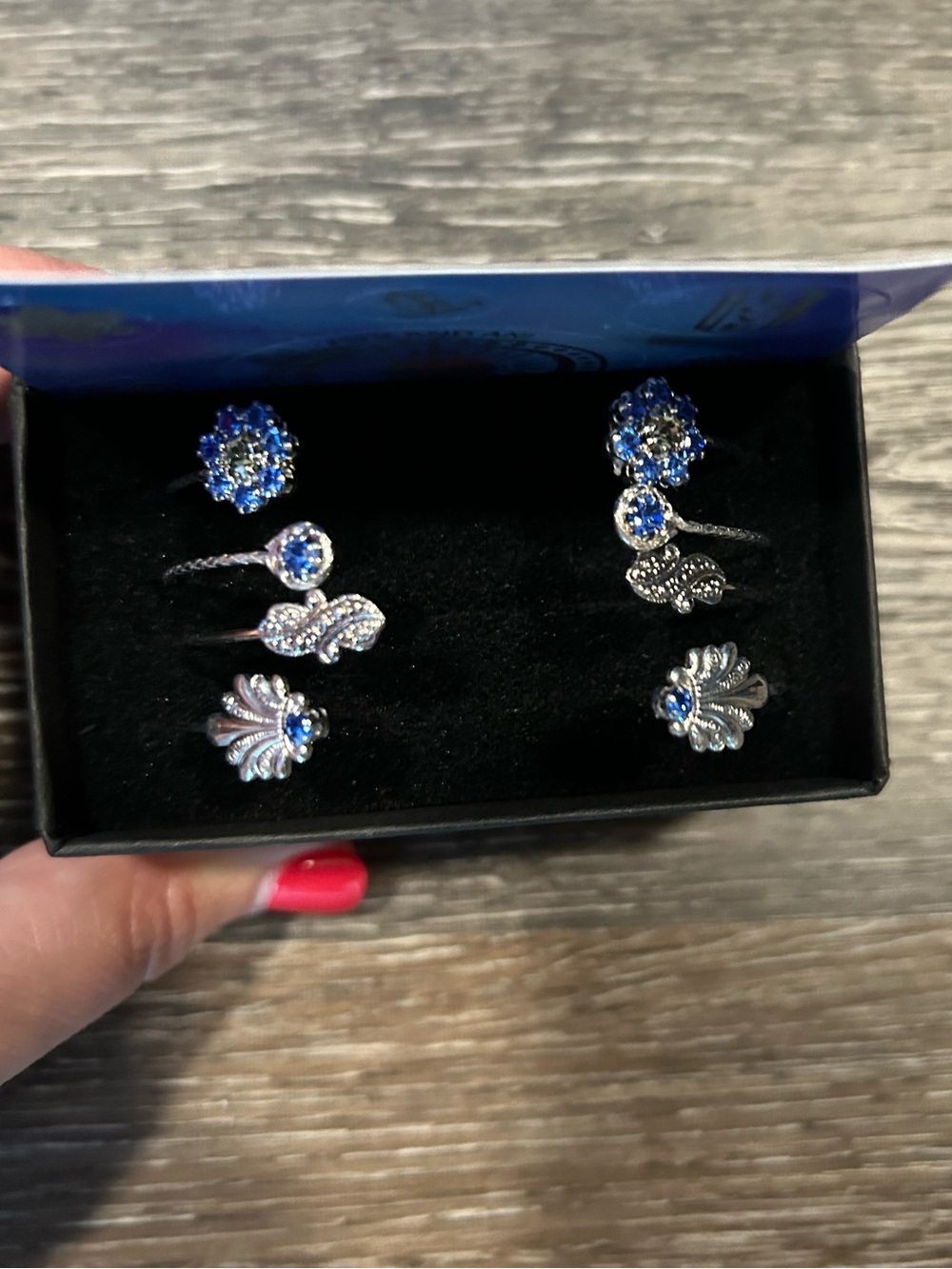 New in box Alex and Ani Legacy Set of 4 Bracelets in Cascade Blue Crystals